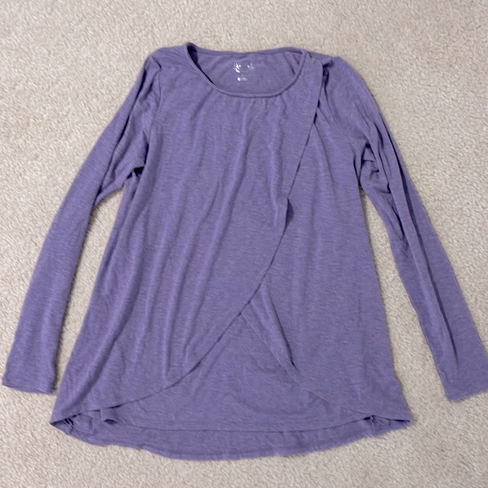 Maternity/Nursing shirt in pale purple-Opens in front-Medium
